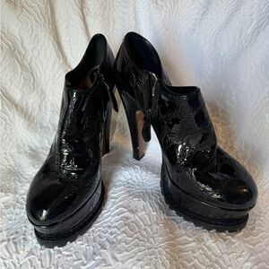 Alaïa Black Patent Leather Platform Ankle Booties